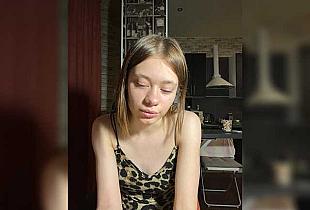 18YoungPussy18 Cam