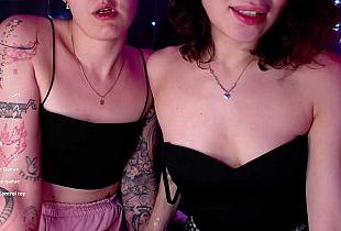 NiaandMolly Cam