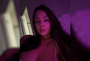 Anna-Night Cam